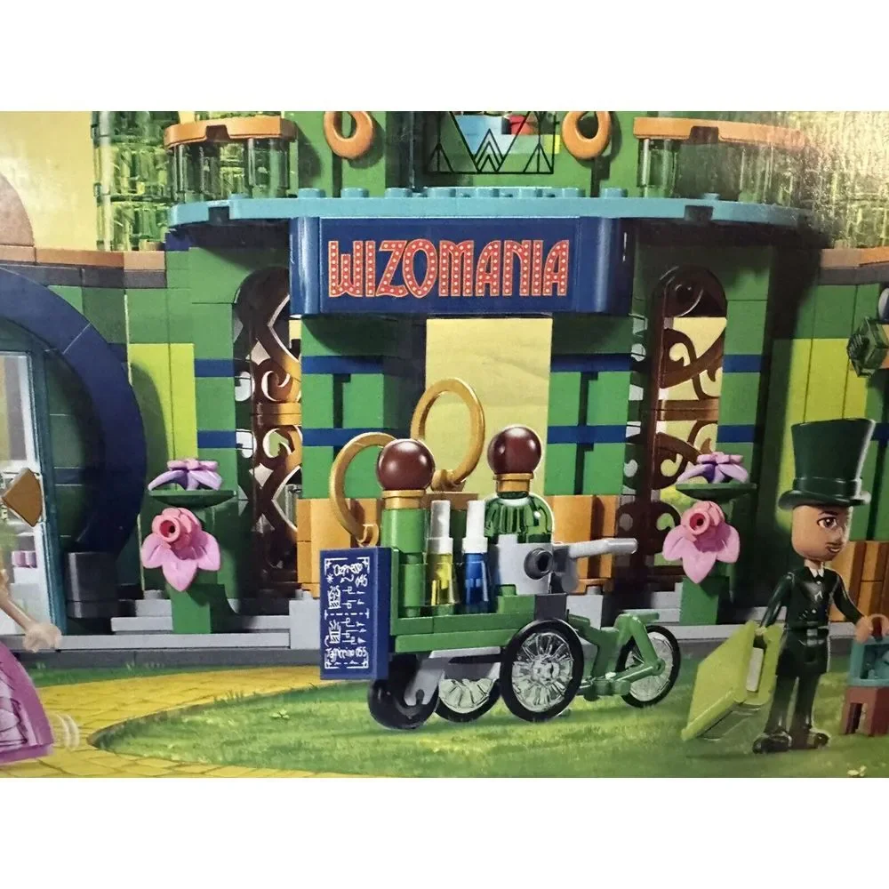 LEGO Wicked WELCOME TO EMERALD CITY 75684 Toy Building Kit Elphaba Glinda Oz New